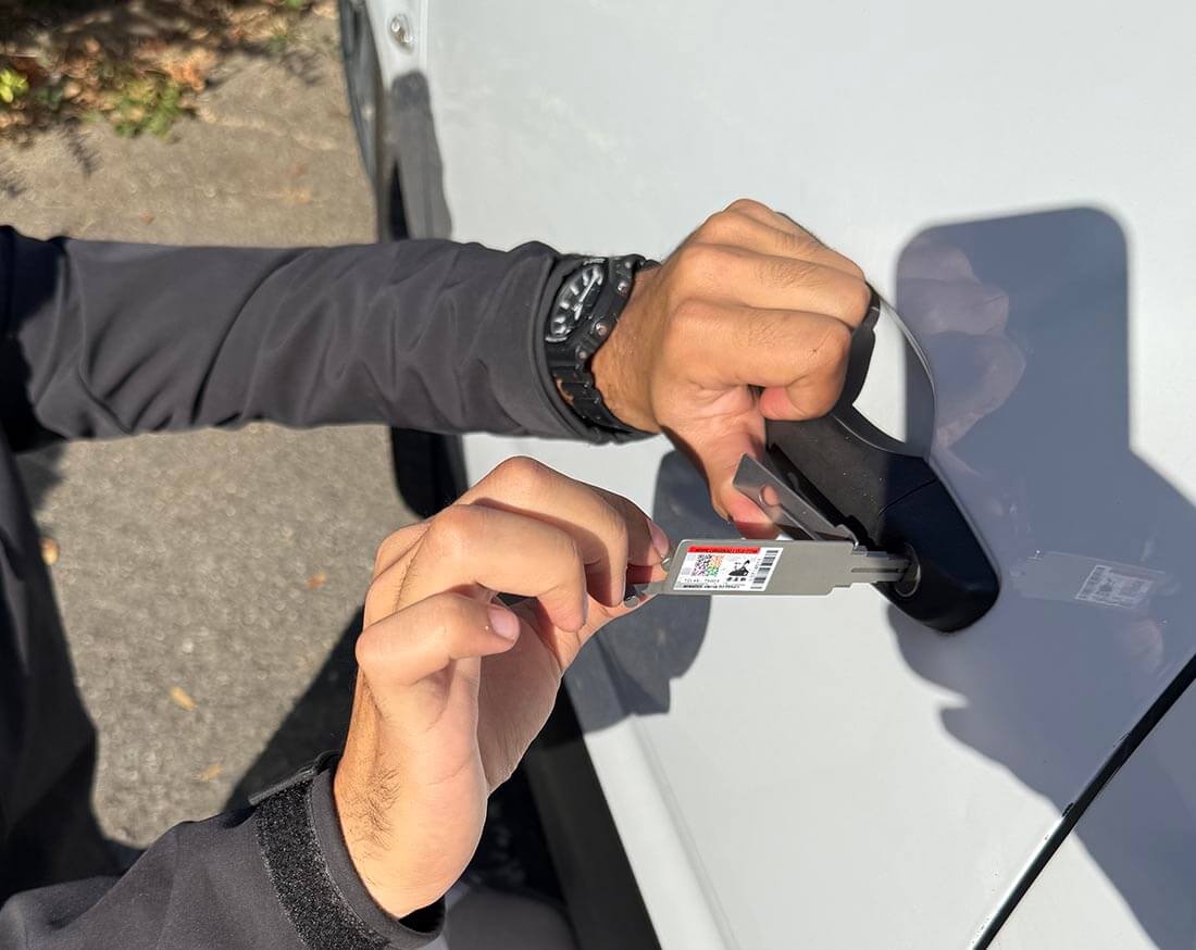 Ouverture de voiture sans dégât à Paris : crochetage du barillet sans trace sur la carrosserie